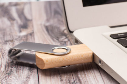 USB Stick Holz 3.0 » Werbeartikel kaufen ᐅ Markentauglich Hamburg